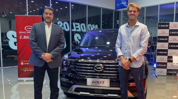 Álvaro Nogales – director comercial de Corporación Proauto, y Javier Burrai - embajador de marca GAC Motor.