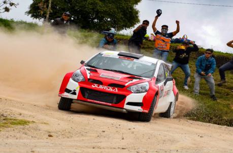 La tripulación conformada por Alfonso Quirola y Leonardo Rojas se impusieron en la segunda fecha del Campeonato Nacional de Rally 2023 disputada en Azuay. Cortesía: Walter Toapanta Albán