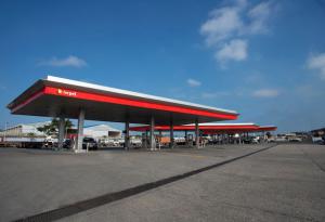 La EDS 25 de Julio tiene una oferta completa, incluyendo combustibles, GLP, y la tienda Altoque. Foto: Terpel Ecuador